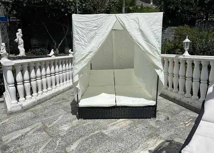 Ferienhaus Patrizia With A Fantastic View Of Lake Maggiore And The Pool